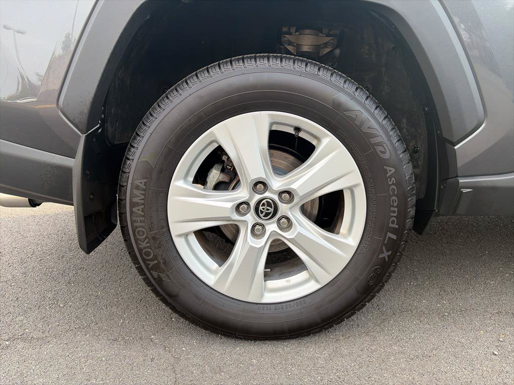 Used 2021 Toyota RAV4 XLE AWD/4WD image 25