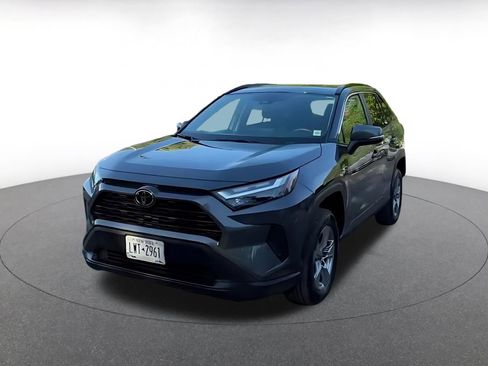 Used 2025 Toyota RAV4 XLE w/ Weather Package FWD image 4