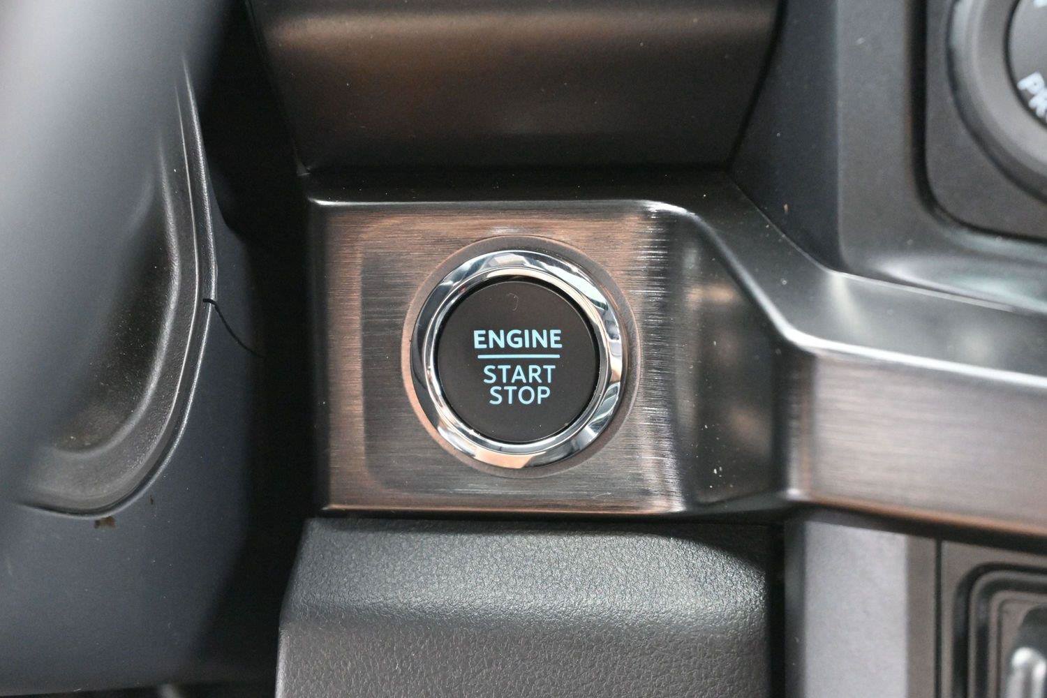 Used 2024 Ford F250 Lariat w/ Lariat Ultimate Package AWD/4WD image 29