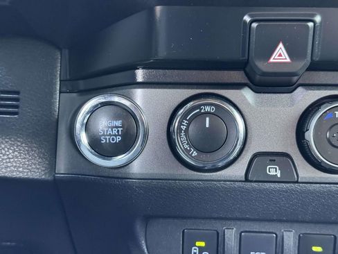 Used 2023 Toyota Tacoma TRD Sport w/ Advanced Technology Package AWD/4WD image 9