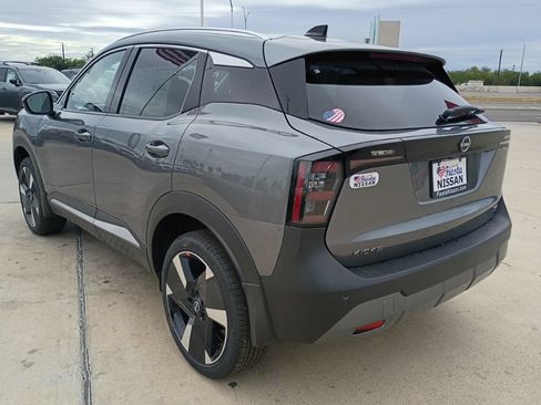 New 2026 Nissan Kicks SR FWD image 5