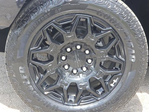 Used 2024 GMC Hummer EV 2X w/ LPO, Illumination Package AWD/4WD image 13
