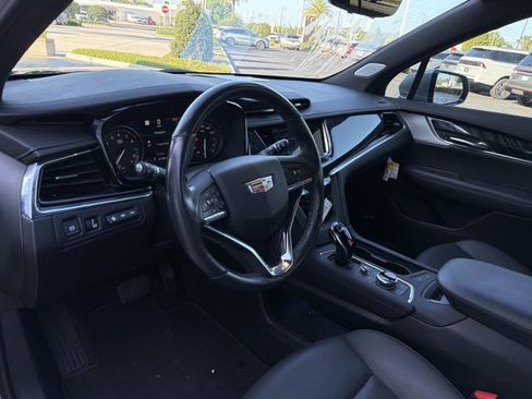 Used 2024 Cadillac XT6 Premium Luxury w/ Technology Package FWD image 16