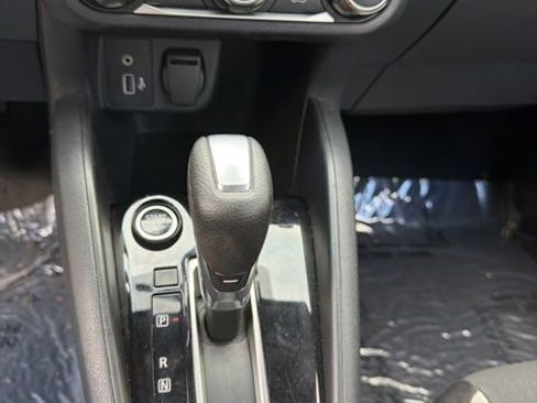 Used 2021 Nissan Versa SV FWD image 19