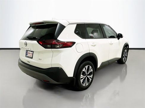 Used 2023 Nissan Rogue SV image 7