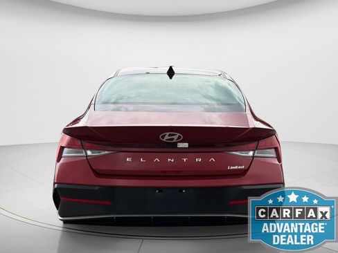 Used 2025 Hyundai Elantra Limited FWD image 6