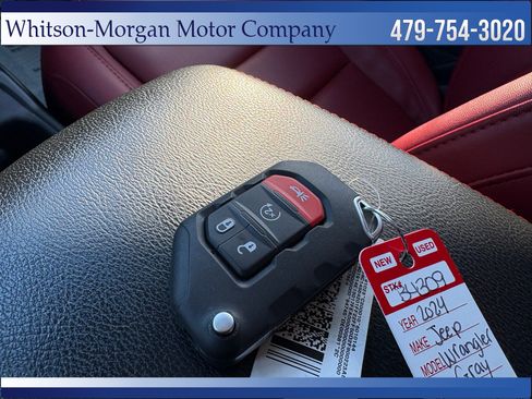 Used 2024 Jeep Wrangler Unlimited Rubicon 392 AWD/4WD image 30