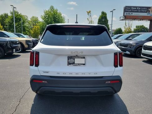Used 2022 Kia Sorento LX FWD image 5