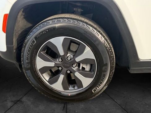 Used 2023 Jeep Grand Cherokee 4WD 4xe image 16