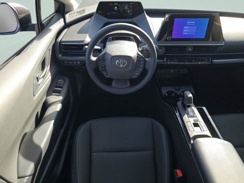 New 2026 Toyota Prius Plug-In Hybrid FWD image 4