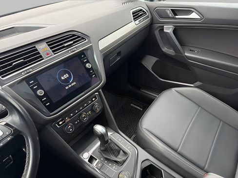 Used 2021 Volkswagen Tiguan SE R-Line image 17