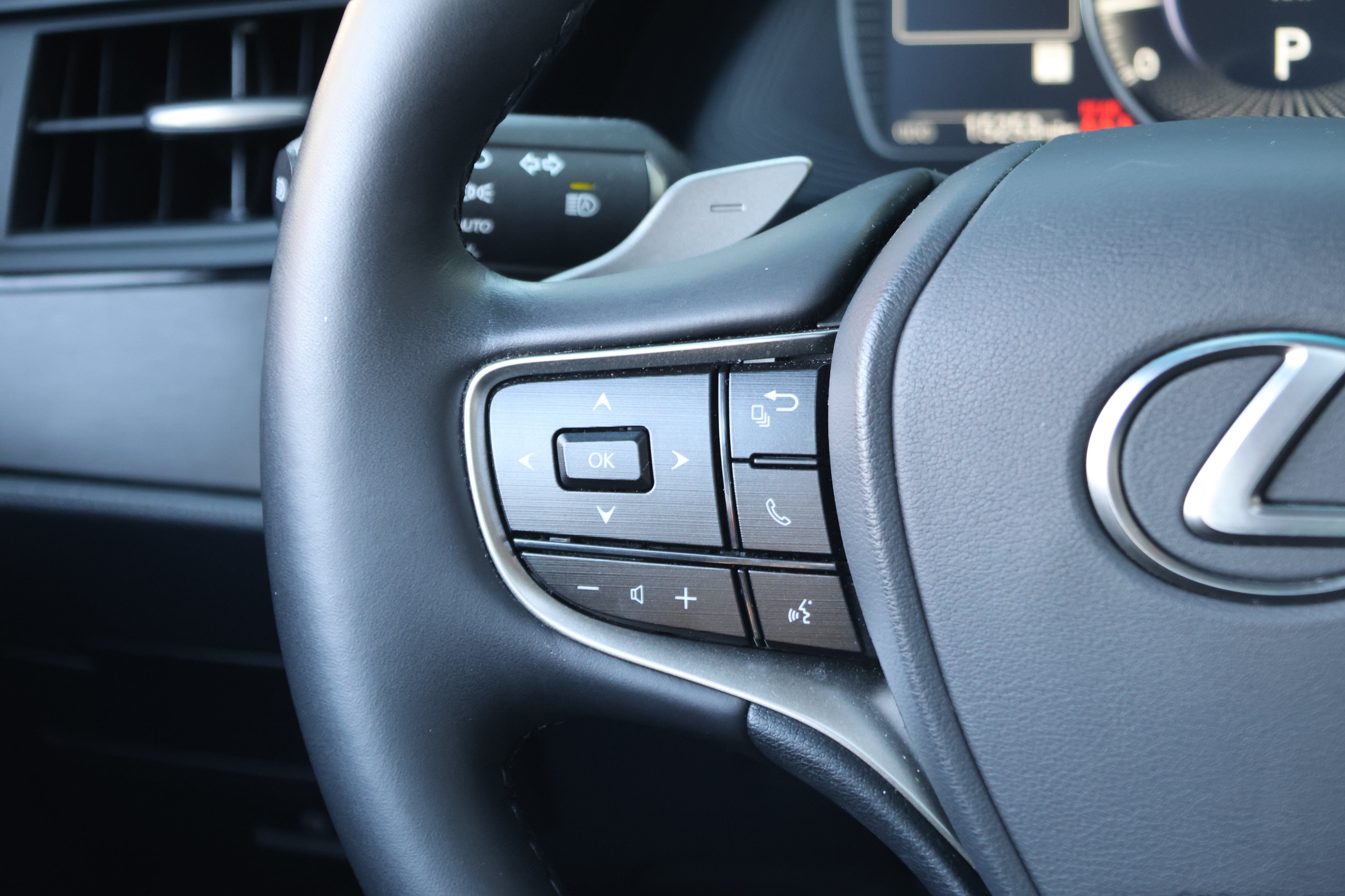 Used 2025 Lexus ES 350 w/ Accessory Package (Z2) FWD image 28