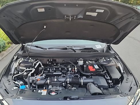 Used 2018 Honda Accord EX image 29