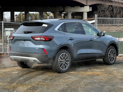 New 2026 Ford Escape SE w/ PHEV Premium Package image 4