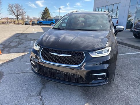 New 2026 Chrysler Pacifica Pinnacle image 11