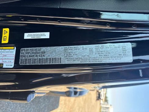 New 2025 Jeep Gladiator Sport image 32