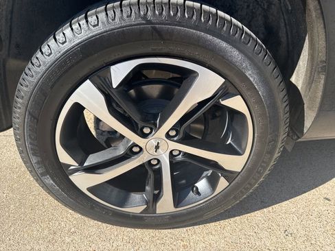 Used 2024 Chevrolet Trax RS w/ Sunroof Package image 7