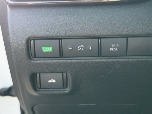 Certified 2021 Nissan Sentra SV FWD image 25