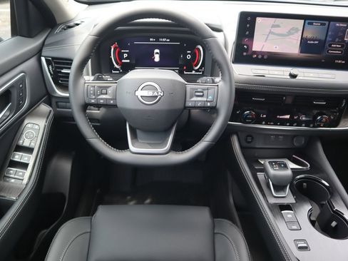 New 2025 Nissan Rogue Platinum w/ Platinum Premium Package image 11