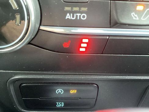 Used 2019 Ford EcoSport SE w/ SE Convenience Package image 22