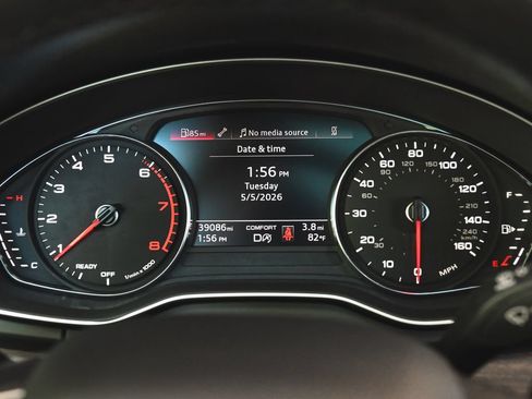 Used 2023 Audi Q5 2.0T Premium w/ Convenience Package AWD/4WD image 14