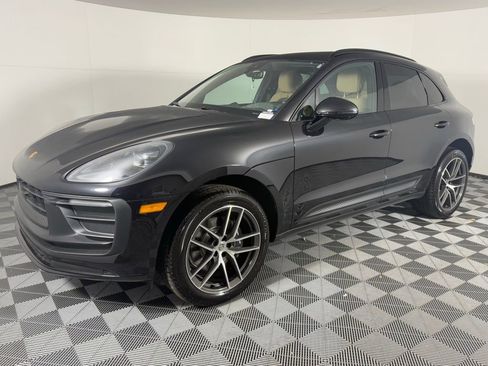 New 2026 Porsche Macan image 1
