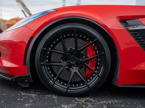 Used 2016 Chevrolet Corvette Z06 w/ 3LZ Preferred Equipment Group image 5