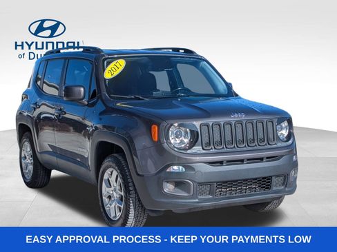 Used 2017 Jeep Renegade Latitude w/ Safety & Security Group image 3