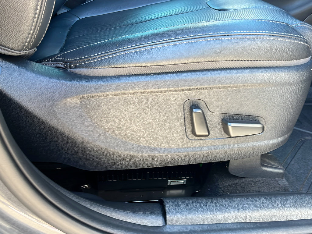 Used 2020 Hyundai Santa Fe SEL FWD image 18