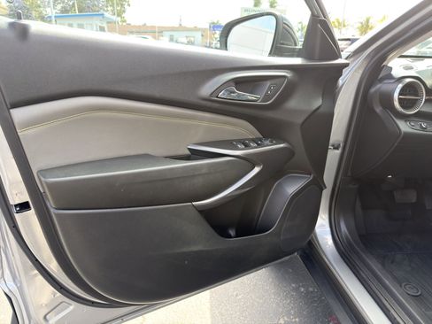 Used 2024 Chevrolet Trax ACTIV w/ Sunroof Package FWD image 21