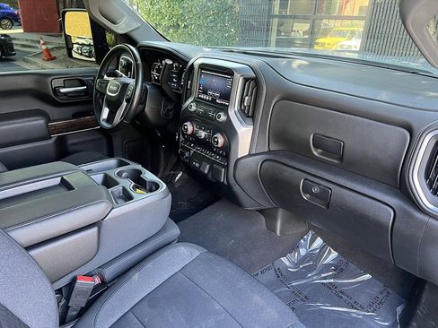 Used 2022 GMC Sierra 2500 SLE image 25