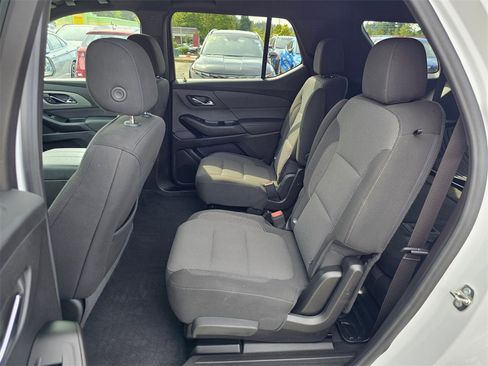 Used 2023 Chevrolet Traverse LT image 18