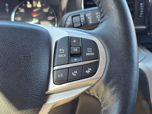 Used 2023 Ford Explorer XLT AWD/4WD image 34