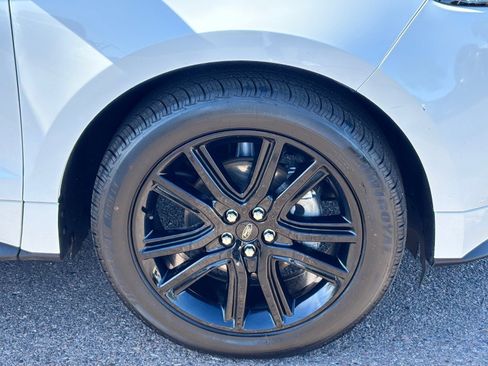 Used 2020 Ford Edge ST-Line image 10
