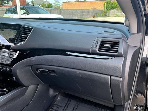 Used 2021 Honda Pilot Touring image 27