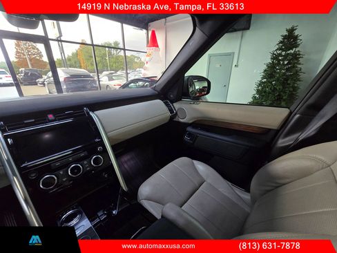 Used 2018 Land Rover Discovery HSE image 29