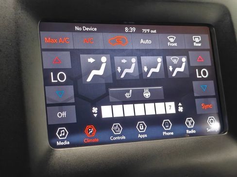 Used 2019 Jeep Cherokee Latitude Plus w/ Comfort/Convenience Group AWD/4WD image 34