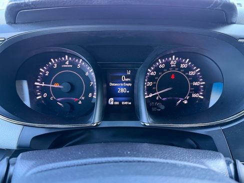 Used 2018 Toyota Avalon Limited image 16