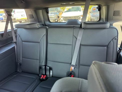 Used 2025 GMC Yukon XL Denali AWD/4WD image 12
