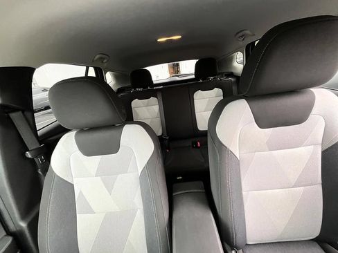 Used 2025 Chevrolet Trax LS w/ Driver Confidence Package FWD image 32