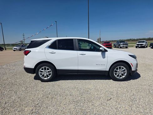 Used 2024 Chevrolet Equinox LT w/ LPO, Floor Liner Package FWD image 3