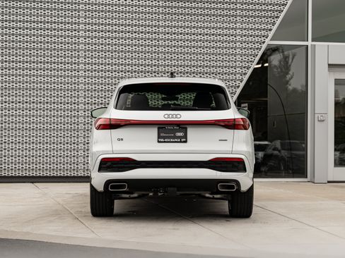 Certified 2025 Audi Q5 Premium w/ Premium Plus AWD/4WD image 24