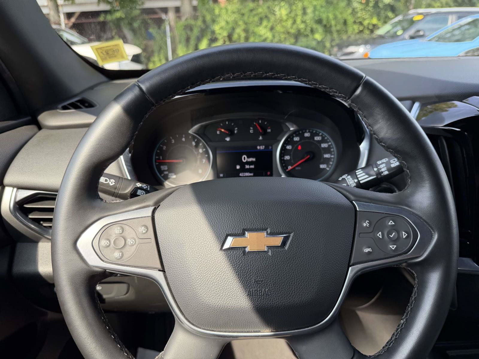 Certified 2023 Chevrolet Traverse LT FWD image 28