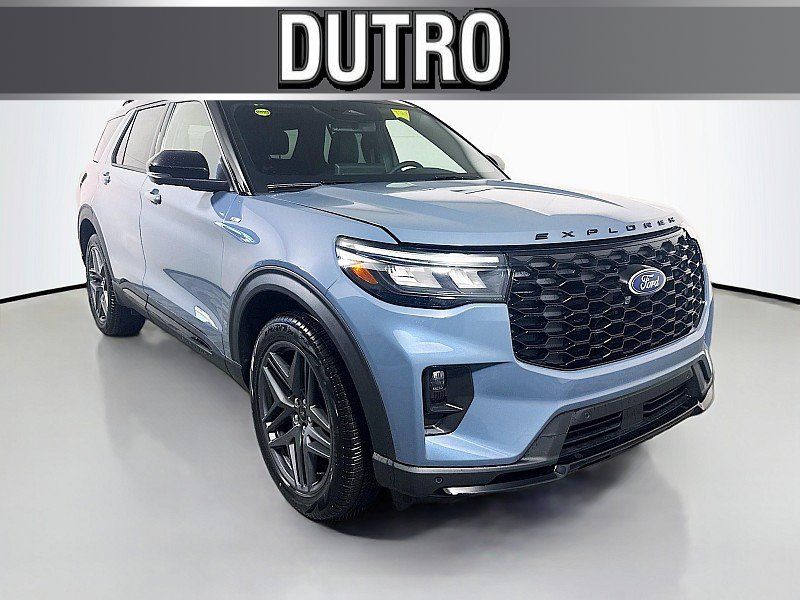 New 2025 Ford Explorer ST-Line w/ Premium Package AWD/4WD image 1