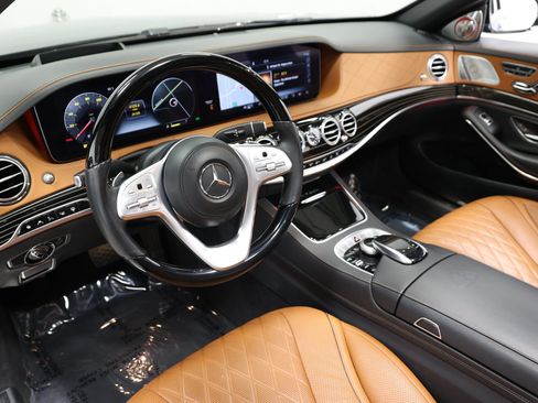 Used 2019 Mercedes-Benz Maybach S 560 4MATIC image 2