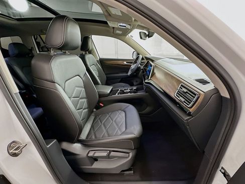 Used 2024 Volkswagen Atlas SE image 29