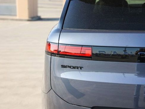 New 2025 Land Rover Range Rover Sport SE image 7