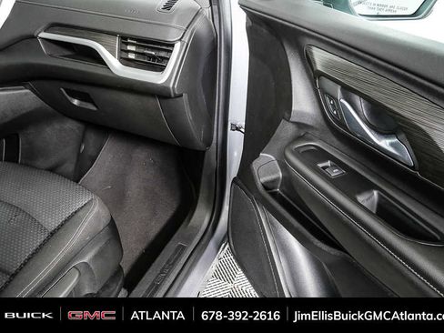 Used 2024 GMC Terrain SLE w/ Driver Convenience Package FWD image 24