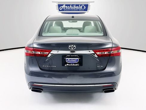 Used 2018 Toyota Avalon XLE Premium w/ Carpet Mat Package image 6