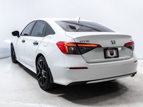 Used 2024 Honda Civic Sport image 3